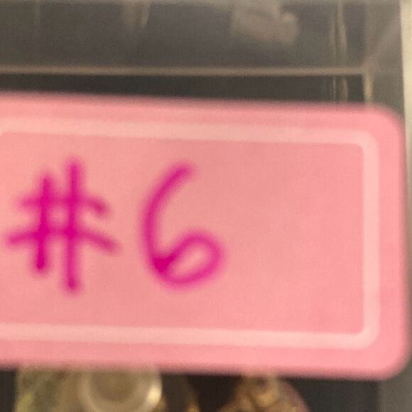 Stud Earrings bee - Picture 3 of 3